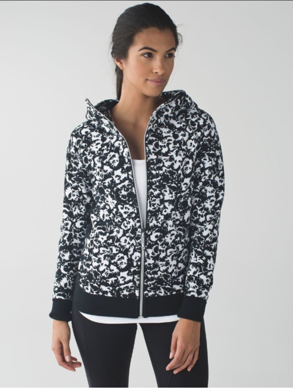 ⭐ Lululemon Scuba Hoodie III - Fleur Sombre - Black & White - Size 4